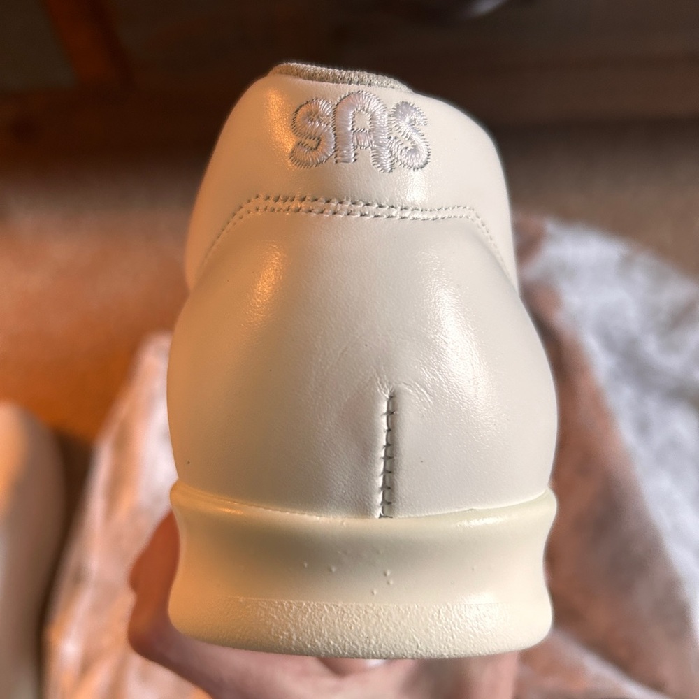 SAS Free White Sneakers Size 11 Double Wide 0083-049-60110 Brand New, Never Worn - Picture 8 of 13